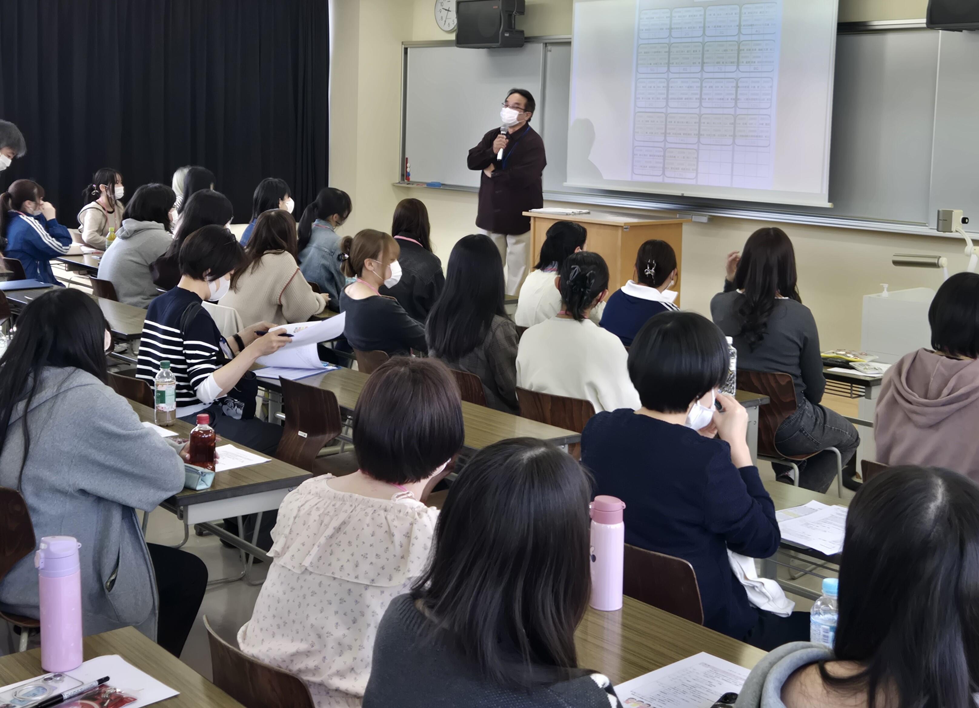 01_看護学科108名全員集合。FSがはじまりました。ワクワクしてます！ (1).jpg